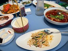 花生芽炒爽肉-宴周康·精致江浙菜(周浦店)