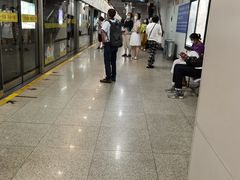 -龙溪路(地铁站)