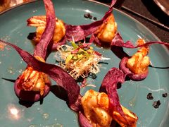 煎虾配紫薯泥薯片及姜味柠檬汁-AZUL by FUEL蓝色·法式酒馆(琶醍店)