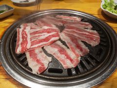 精品牛五花-唯成•韩国炭火烤肉 유성고기