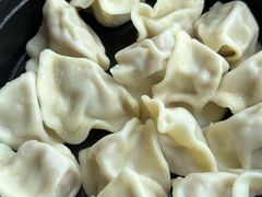 -靠山屯东北铁锅炖(东北菜，古美西路店)