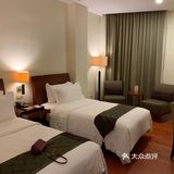 Hotel，环境不错，装修很好，房间干净，窗外景色不错