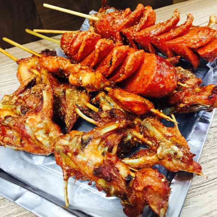 小两口串吧-"最爱吃的串串了,不知道怎么就关门了,也不.