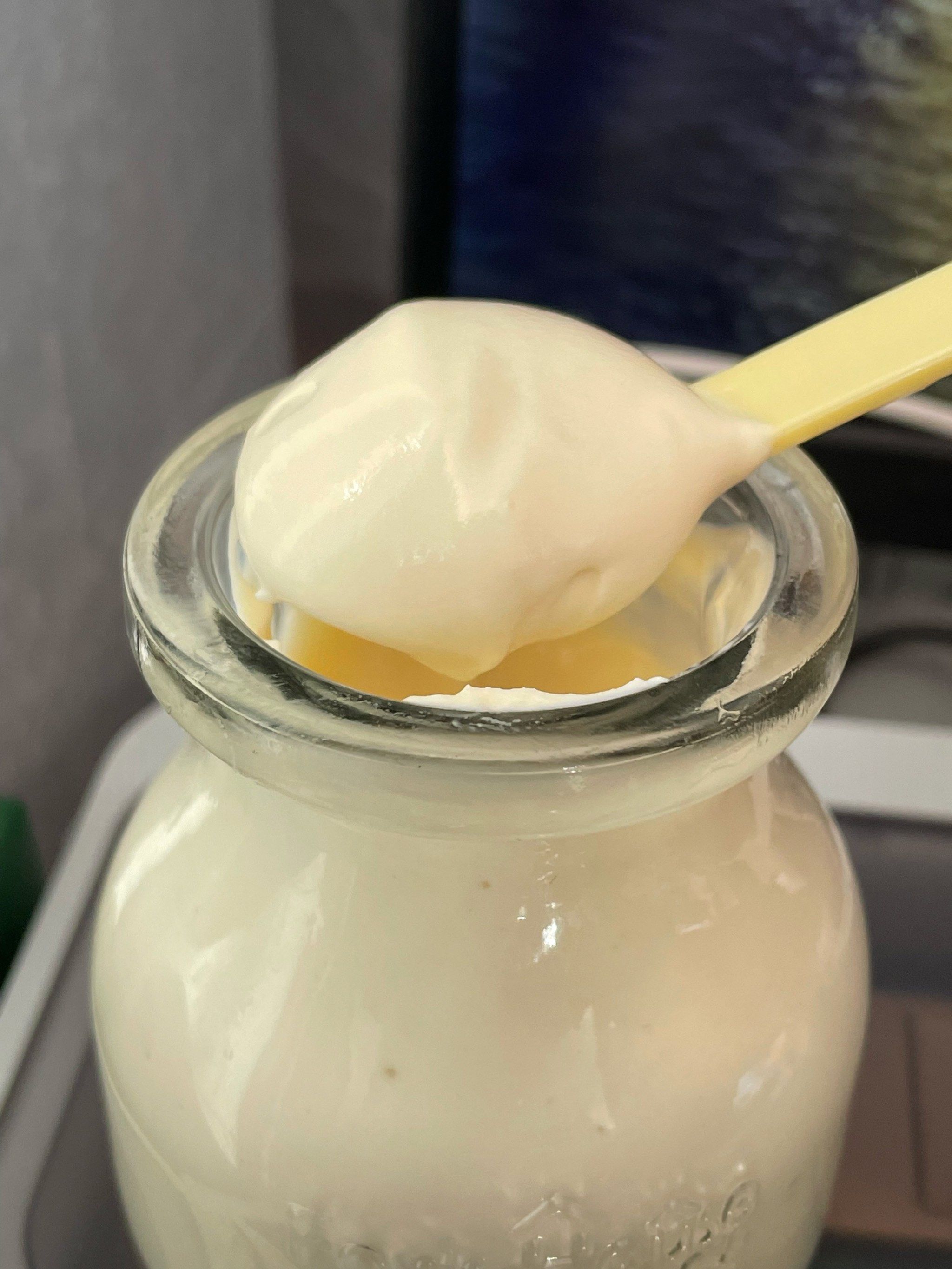 第一次吃榴莲酸奶 很浓郁的榴莲味!