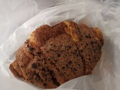 巧克力羊角面包-巴黎贝甜(常德路店)