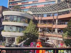 -瑞虹新天地月亮湾