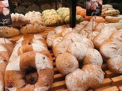 皇冠-酵墅·手感烘焙(印象汇店)