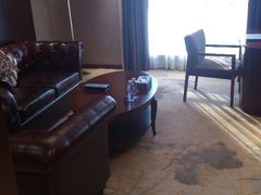 客厅-深圳福青龙华天假日酒店