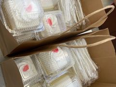 -红宝石·鲜奶小方·海派西点房(南丹店)