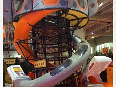 -嗨翻Hi-Fun竞技主题乐园·蹦床亲子生日轰趴(国光1937店)