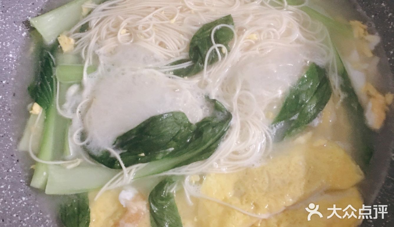 鬼怪[鬼脸]#增进食欲#菜谱系列：青菜鸡蛋汤面。
