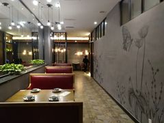 -童年小筑餐厅(申花路店)