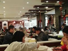 大堂-泉福居酱骨头自助广场(南大街商业步行街店)