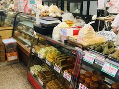 面包甜点陈列柜-康乃馨糕饼店(永安道店)