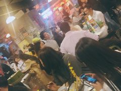 大堂-鲜入围煮花胶鸡海鲜火锅