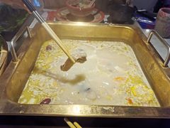 -尚尚仙·酸汤猪手·猪肚鸡火锅(华联万柳购物中心店)