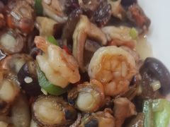 -鑫渔港海鲜本地菜·山海关浑锅(东戴河店)
