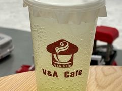 -V&A cafe