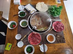 -乳仔牛牦牛汤锅 烤羊排(松潘古城店)