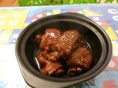 老巴子招牌猪蹄饭-蘑菇圈·云南野生菌菇炒饭·巷口食堂(悦荟店)