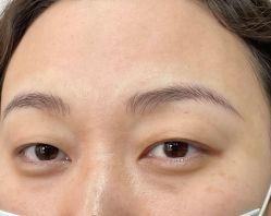 -一个差评成就的纹眉店