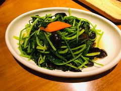 菠菜炒木耳-莲香西域·正宗新疆菜(龙华店)