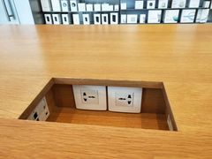 -Apple零售店(华贸购物中心店)