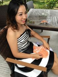 -现代经典婚纱摄影