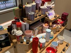 零售区-星巴克臻选(上海中环广场2F店)