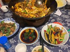 -富正毅三下锅·湘西韵味(天门山索道店)