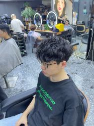 -藤野造型专业烫染接发