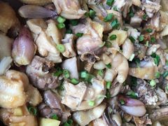 铜盘蒸鸡-堤边美食