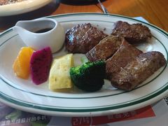 -绿茵阁西餐厅(中央广场店)