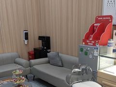 -视野联行眼镜·蔡司·尼康·豪雅·依视路(青浦宝龙店)
