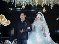 -艾米丽婚纱礼服