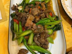 菜心炒鸡杂-天宝食坊·啫啫煲大排档(西华路店)