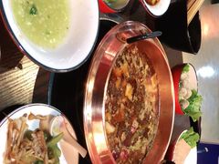 -虾弄弄海派小龙虾·牛羊蝎子火锅