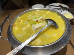 -东口码头·烧鸽子·鱼头泡饼·地方菜(金鹰悦城店)