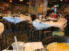 大堂-鲜入围煮花胶鸡海鲜火锅