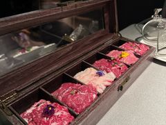 -左庭右院鲜牛肉火锅黑金店(陆家嘴中心店)