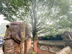 -峨眉山报国寺