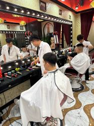 -东方先生国潮男士理发馆
