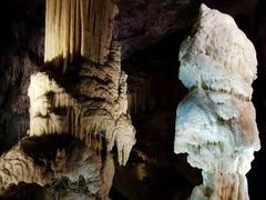 -波斯托伊纳溶洞