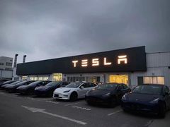 -TESLA 特斯拉(北京颐堤港体验店)