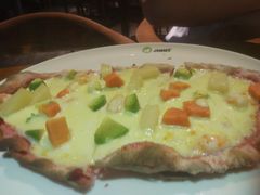 甜菜牛油果鲜虾披萨-JINNS锦时 steak&pizza(浸信会礼拜堂旧址店)