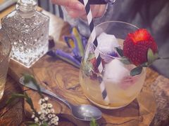 -FLOVIE FLORIST CAFE