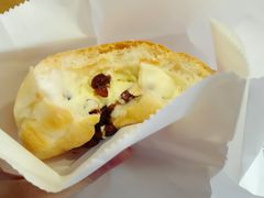 爆浆芝士红豆面包-啊噗吐呦现场烘焙(麦凯乐店)