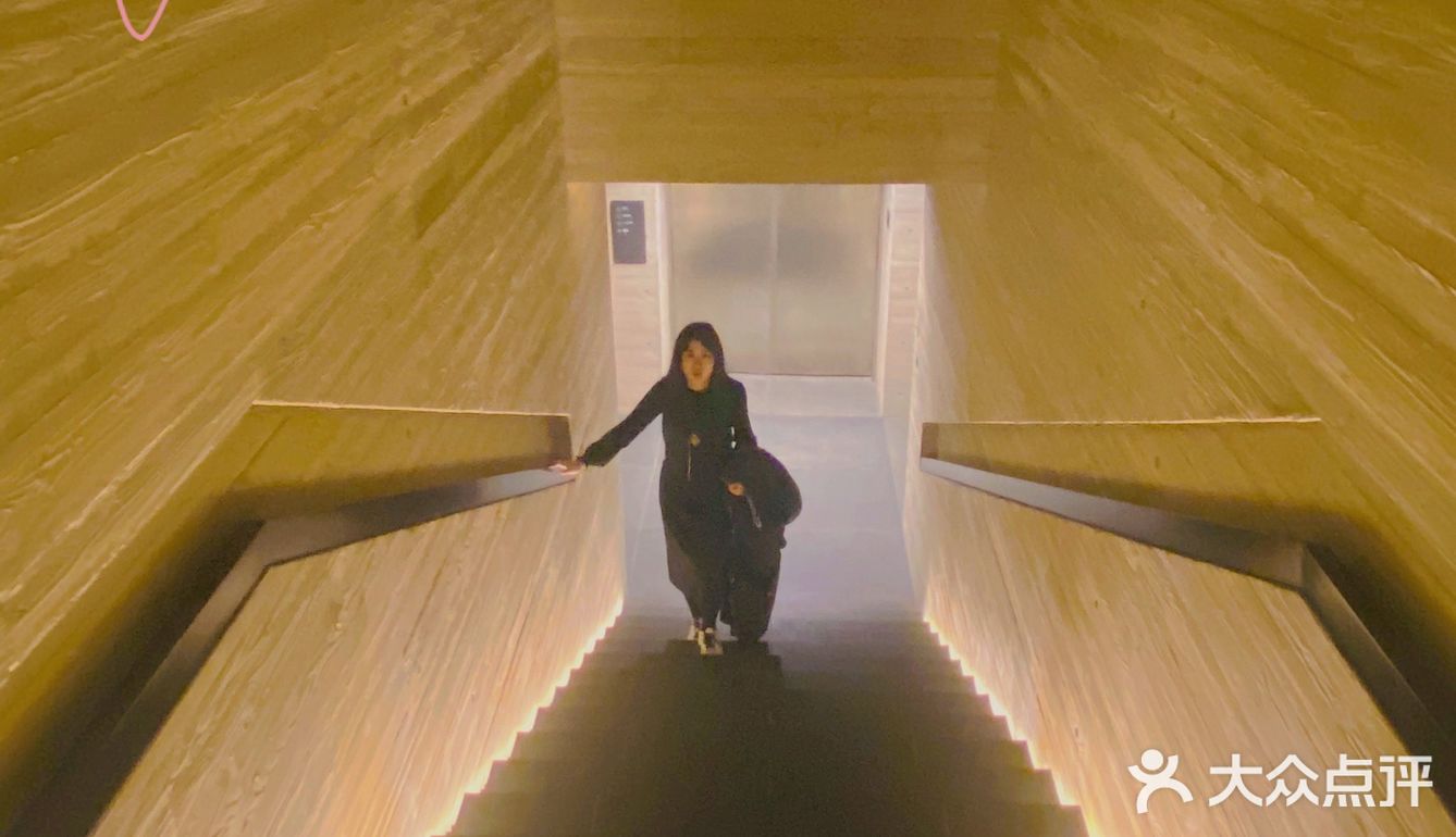 藏在古镇中的现代建筑