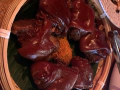 金牌烤猪蹄-中8楼风尚云南菜(颐堤港店)