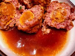 鸭蛋黄狮子头-梅飞酒家(名辉豪庭店)